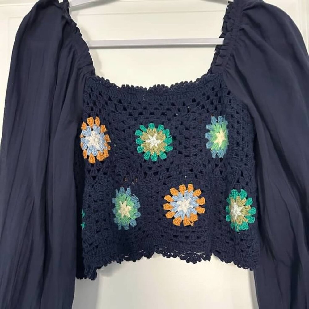Aerie floral crochet long sleeve cropped top Medium